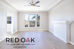 366 N Hayworth Ave in Los Angeles, CA - Building Photo