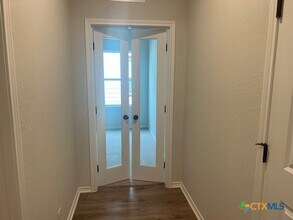 105 Beveridge Rd in Seguin, TX - Building Photo - Building Photo