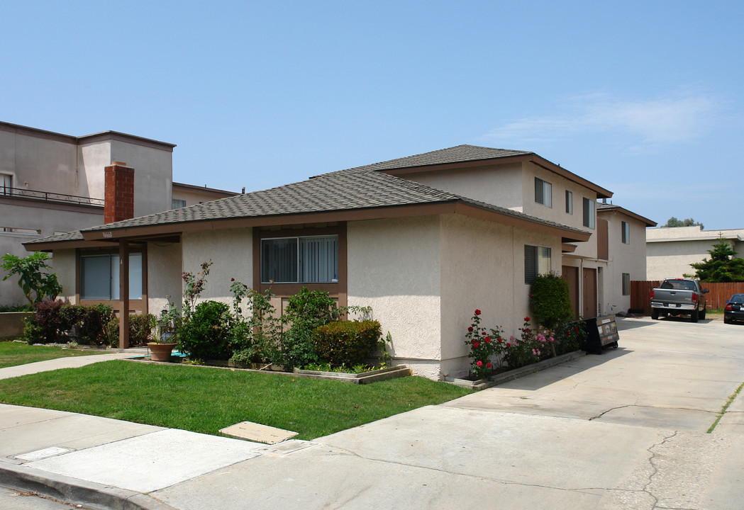 16661 Sims St in Huntington Beach, CA - Building Photo