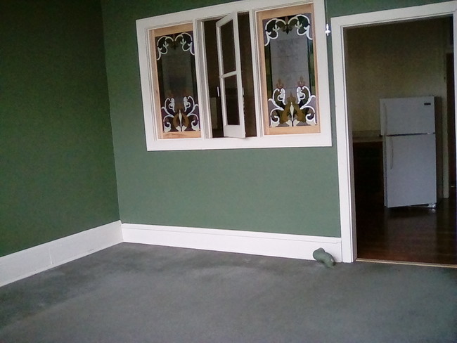 715 5th Ave, Unit Apt 2 in Antigo, WI - Foto de edificio - Building Photo