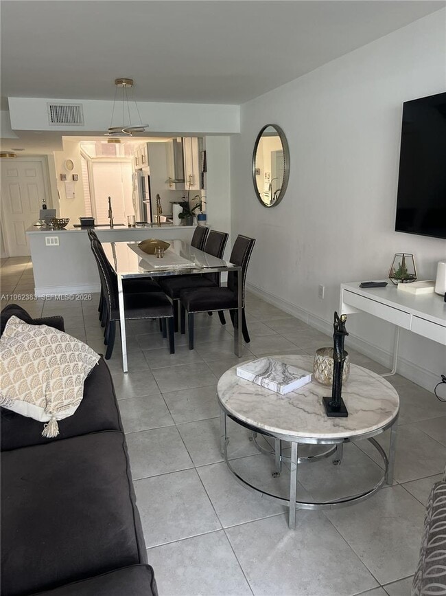 3535 Magellan Cir in Aventura, FL - Building Photo - Building Photo