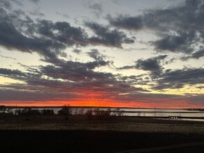 Red Earth in Oshkosh, WI - Foto de edificio - Building Photo