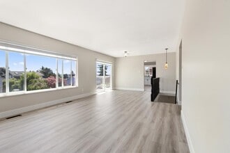 18379-1856B 56b Ave in Surrey, BC - Building Photo - Building Photo