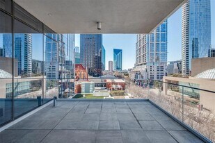 1747 Leonard St in Dallas, TX - Building Photo
