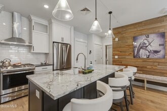 116 West Ave in Saratoga Springs, NY - Foto de edificio - Building Photo