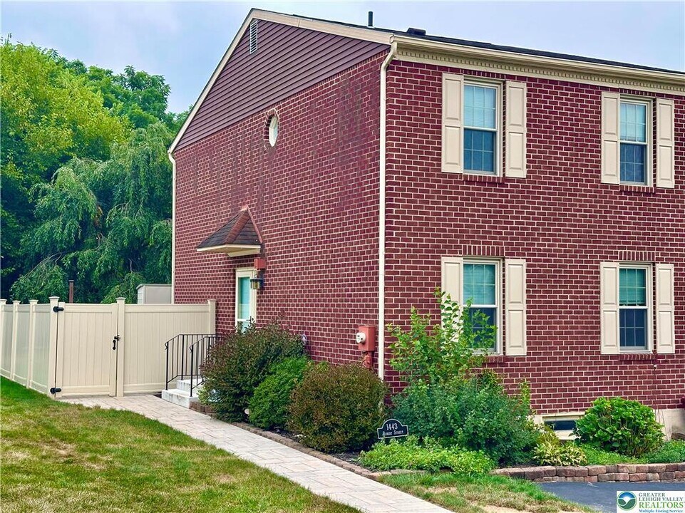 1443 Robert St in Fullerton, PA - Building Photo