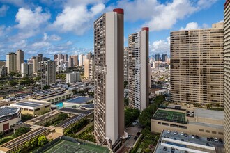 Royal Iolani in Honolulu, HI - Building Photo - Building Photo