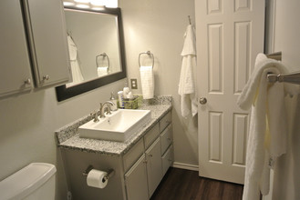 3641 Bryce Ave, Unit C in Fort Worth, TX - Foto de edificio - Building Photo