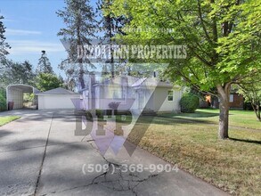 3035 W Monticello Pl in Spokane, WA - Foto de edificio - Building Photo