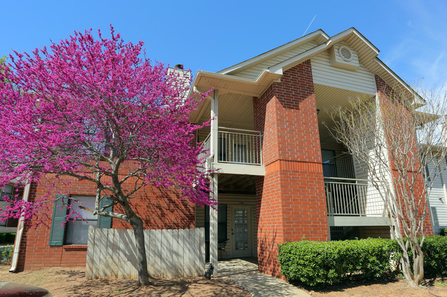 Chapel Ridge of Shawnee in Shawnee, OK - Foto de edificio - Building Photo