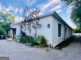 585 White Cir in Athens, GA - Building Photo