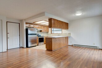 535 NW 7th Ave in Oak Harbor, WA - Building Photo - Building Photo