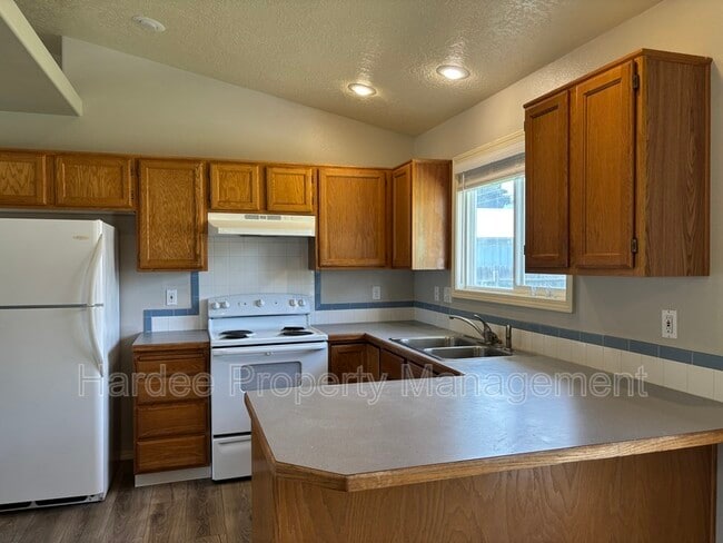 668 W Applegate St in Meridian, ID - Building Photo - Building Photo
