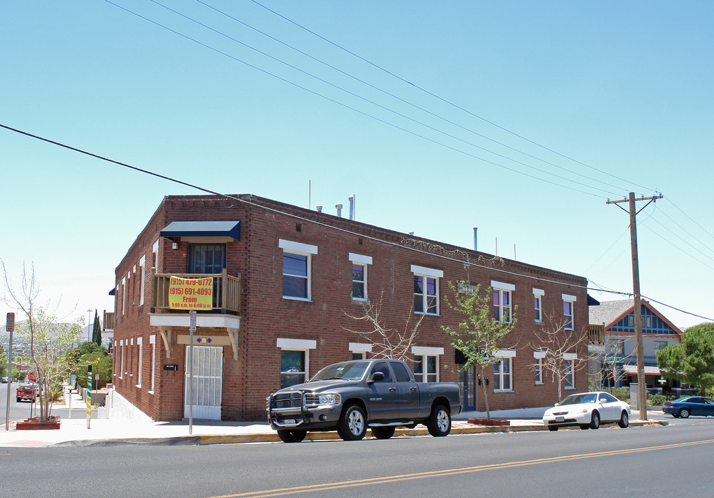 1216 W Yandell Dr in El Paso, TX - Building Photo