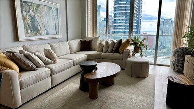 79 SW 12th St in Miami, FL - Building Photo - Building Photo