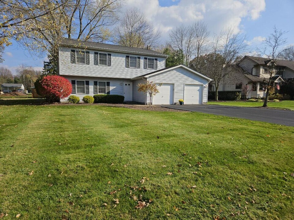 103 Ruth Ave in Cortland, OH - Building Photo