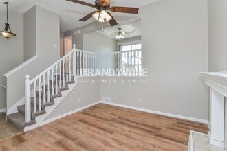 1501 Allendale Dr in Greenwood, MO - Building Photo - Building Photo