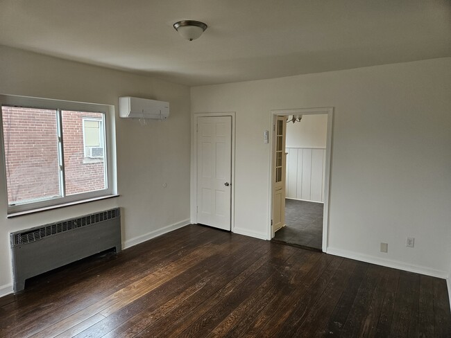 4748 Reading Rd, Unit 4 in Cincinnati, OH - Foto de edificio - Building Photo