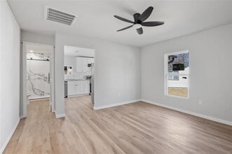 1434 S Rusk St in Sherman, TX - Building Photo - Building Photo