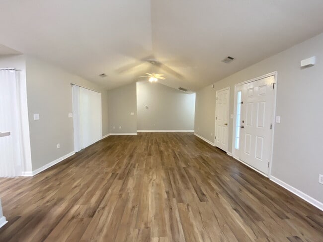 16 Wellington Dr in Bluffton, SC - Building Photo - Building Photo