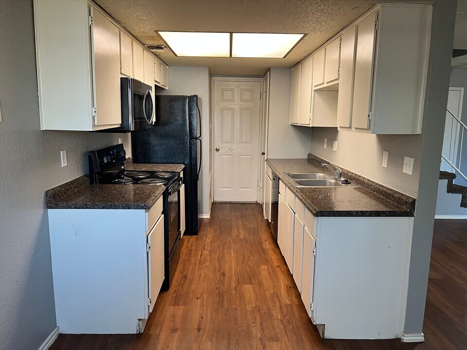 926 Chisholm Cv, Unit 926 Chisholm Cv in Round Rock, TX - Building Photo