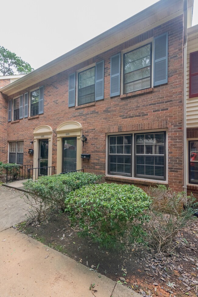 property at 4631 Old Lantern Way