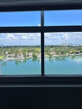 5880 Collins Ave in Miami Beach, FL - Building Photo - Building Photo