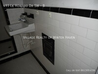 493 Lake Howard Dr SW in Winter Haven, FL - Building Photo - Building Photo