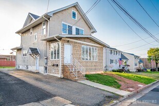 36 2nd Ave, Unit A in Woodbridge Township, NJ - Building Photo