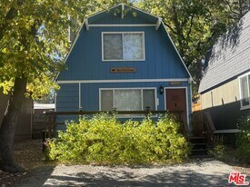 672 Holmes Ln in Big Bear, CA - Building Photo