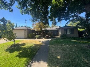 1380 Meredith Way in Carmichael, CA - Building Photo - Building Photo