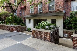 302 E 88th St in New York, NY - Building Photo - Building Photo