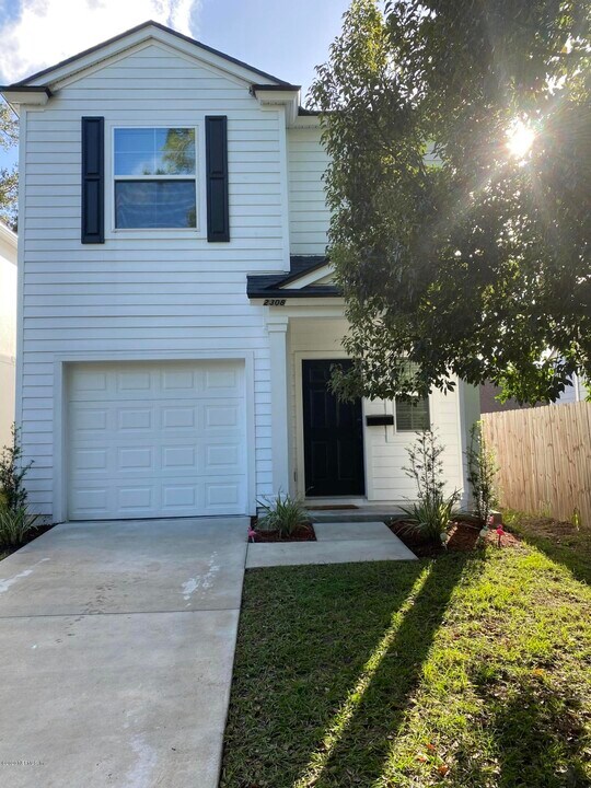 2308 Wooddale St in Jacksonville, FL - Building Photo