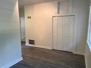 806 Briarcliff Rd NE, Unit D21 in Atlanta, GA - Building Photo - Building Photo