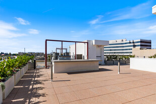 11908 Exposition Blvd, Unit 101 in Los Angeles, CA - Foto de edificio - Building Photo