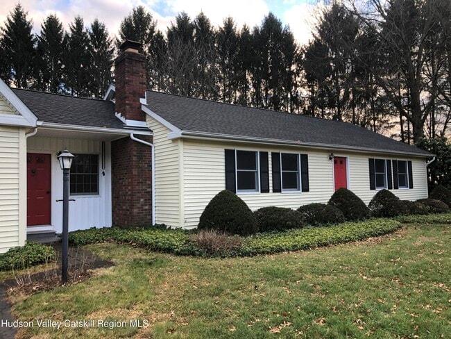 1220 Co Rte 22 in Ghent, NY - Building Photo - Building Photo