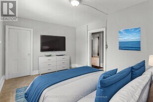 43 Ontario St in Guelph, ON - Building Photo