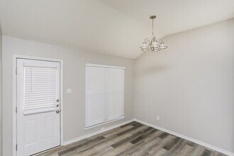 1226 Misty Meadow Dr in Midlothian, TX - Foto de edificio - Building Photo