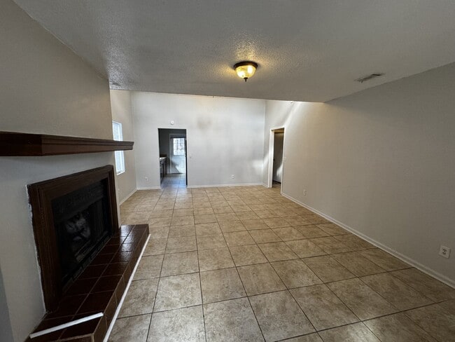 614 Palmetto Trce in Hinesville, GA - Building Photo - Building Photo