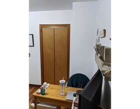 48 Litchfield St, Unit 2 in Boston, MA - Foto de edificio - Building Photo