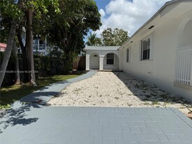 1807 NW 33rd St in Miami, FL - Building Photo