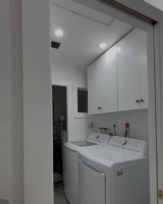 15 St George Dr in Shirley, NY - Foto de edificio - Building Photo