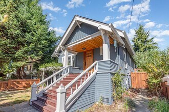 3026 NW 61st St in Seattle, WA - Building Photo - Building Photo