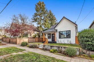 924 24th Ave S in Seattle, WA - Foto de edificio - Building Photo