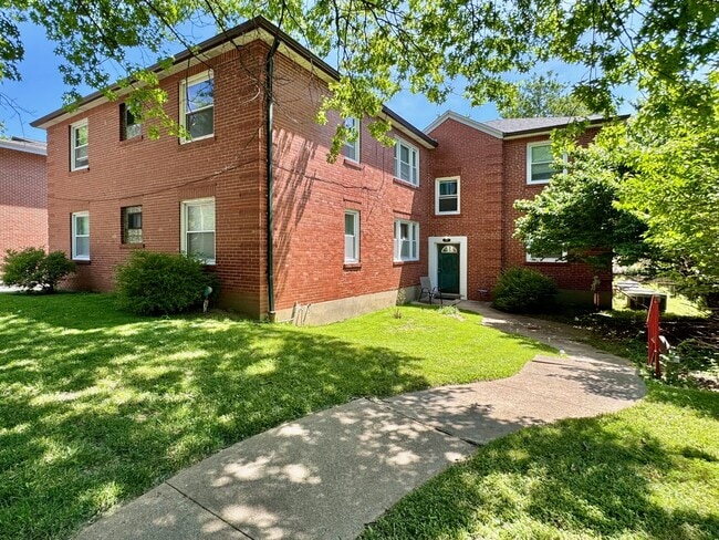 420 S Hanley Rd, Unit 1W