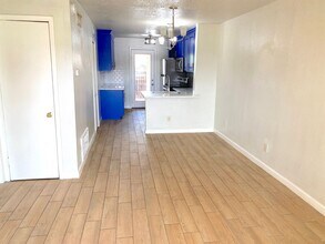 1220 Shadowdale Dr in Houston, TX - Building Photo - Building Photo
