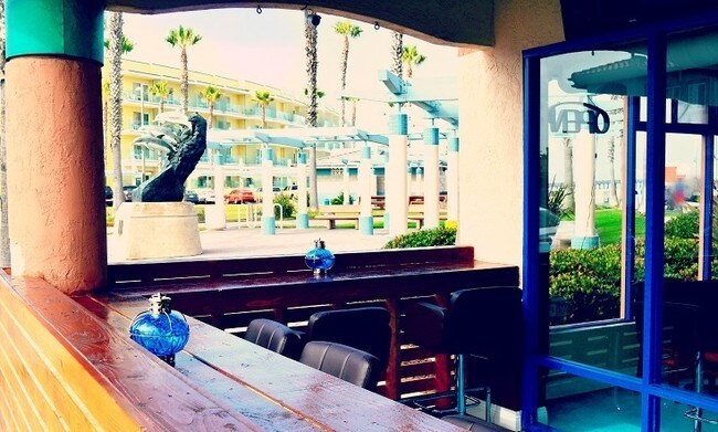 710-714 Seacoast Dr in Imperial Beach, CA - Foto de edificio - Building Photo