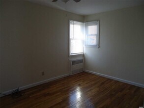 560 E Park Ave-Unit -Upper in Long Beach, NY - Building Photo - Building Photo