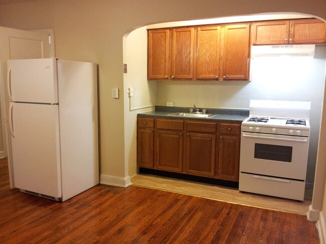 220 Allison St NW in Washington, DC - Foto de edificio - Building Photo