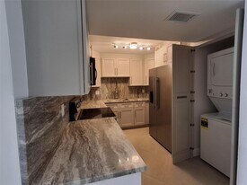 8763 Shadow Wood Blvd, Unit 202 in Coral Springs, FL - Building Photo